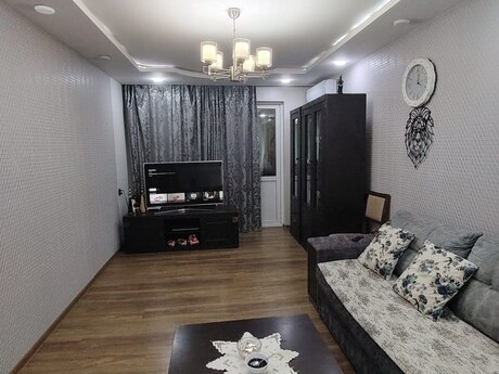 3 otaqlı köhnə tikili - Neftçilər m. - 70 m²