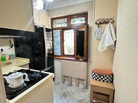 2 otaqlı köhnə tikili - Neftçilər m. - 50 m²