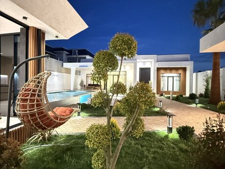 5 otaqlı həyət evi/bağ evi - Mərdəkan q. - 220 m²