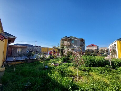 6 otaqlı həyət evi/bağ evi - Türkan q. - 276 m²