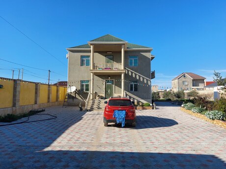 6 otaqlı həyət evi/bağ evi - Türkan q. - 276 m²