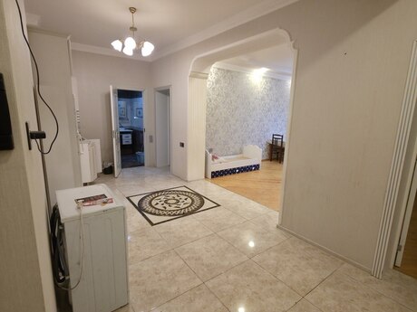 3 otaqlı yeni tikili - Bakıxanov q. - 100 m²