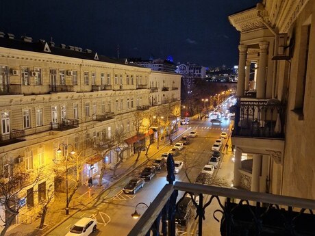 Elan №6012542 - Bakı, 28 May m., 2 otaqlı, 44 m², 5/5 mərtəbə