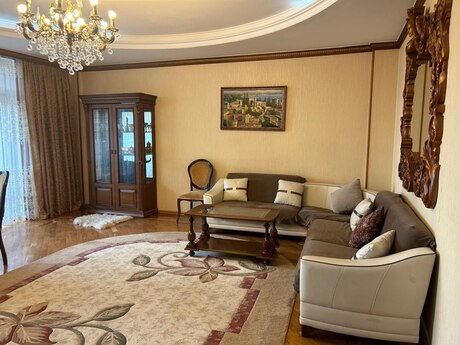 3 otaqlı yeni tikili - Nəriman Nərimanov m. - 140 m²