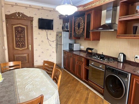 3 otaqlı yeni tikili - Nəriman Nərimanov m. - 140 m²