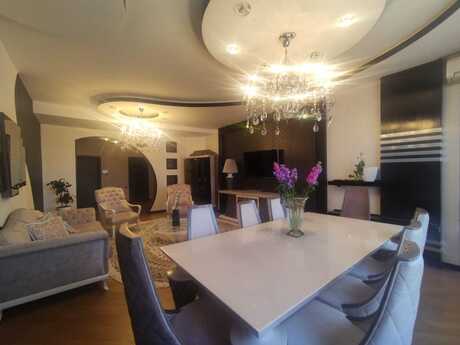 4 otaqlı yeni tikili - Nizami m. - 178 m²