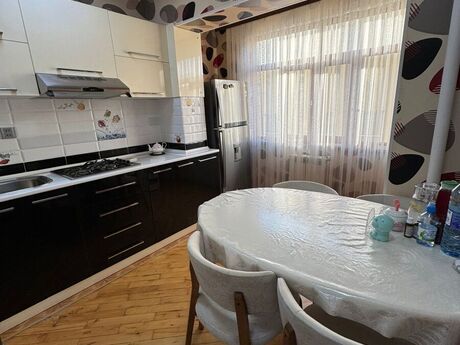 2 otaqlı köhnə tikili - Bakıxanov q. - 60 m²