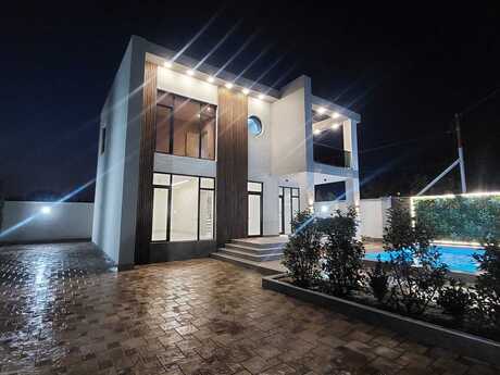 4 otaqlı həyət evi/bağ evi - Albalılıq q. - 200 m²
