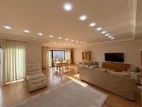 4 otaqlı yeni tikili - 28 May m. - 170 m²