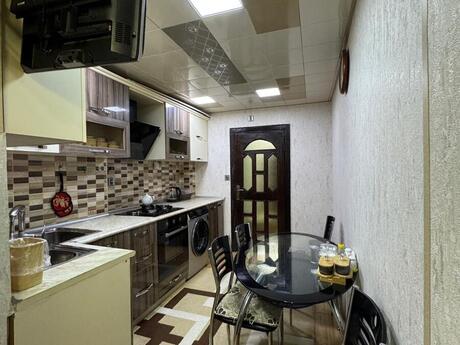 3 otaqlı köhnə tikili - 8-ci kilometr q. - 75 m²