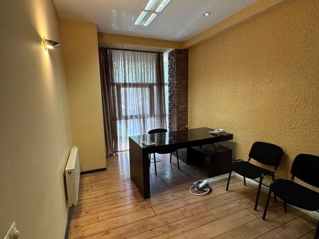 4-комн. офис - Насиминский р. - 180 м²