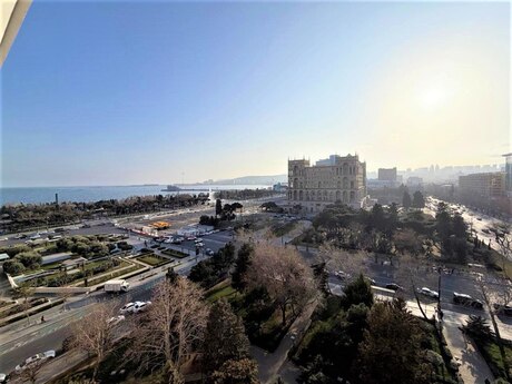 4 otaqlı yeni tikili - 28 May m. - 183 m²
