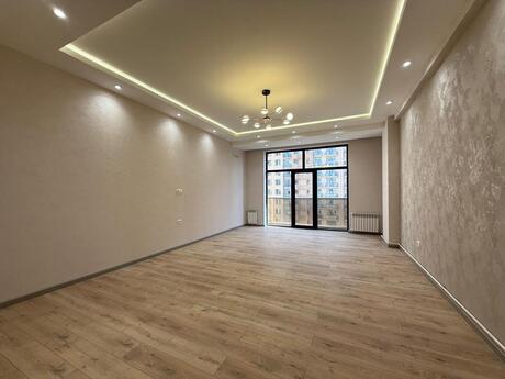 2-комн. новостройка - м. 28 мая - 92 м²