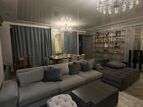 4 otaqlı mənzil, 178 m², 8 Noyabr: 619 000 ₼ 3