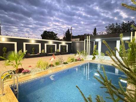 5 otaqlı həyət evi/bağ evi - Şüvəlan q. - 220 m²
