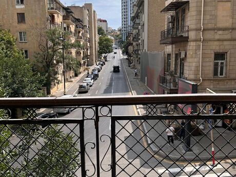 Elan №6013328 - Bakı, İçəri Şəhər m., 1 otaqlı, 42 m², 3/5 mərtəbə