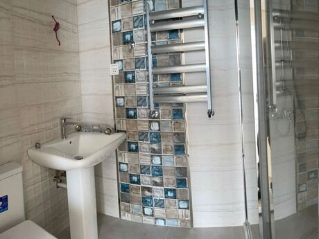 5 otaqlı həyət evi/bağ evi - Mərdəkan q. - 240 m²