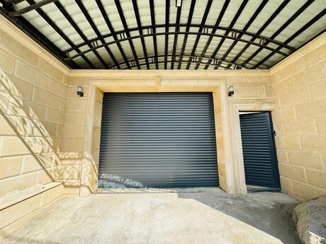 House with Garden, Villa For Sale