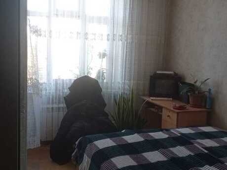 3 otaqlı köhnə tikili - Yeni Günəşli q. - 80 m²