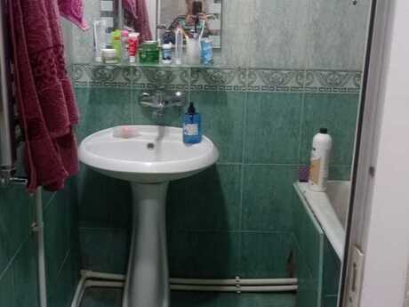 3 otaqlı köhnə tikili - Yeni Günəşli q. - 80 m²