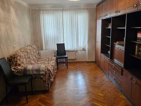 3 otaqlı köhnə tikili - Elmlər Akademiyası m. - 60 m²