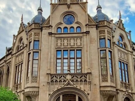 5 otaqlı köhnə tikili - İçəri Şəhər m. - 130 m²