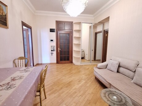 2 otaqlı köhnə tikili - Sahil m. - 70 m²