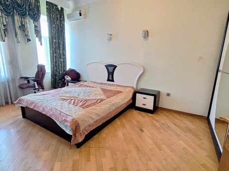 2 otaqlı köhnə tikili - Sahil m. - 70 m²