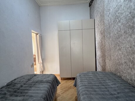 2 otaqlı köhnə tikili - İçəri Şəhər m. - 60 m²