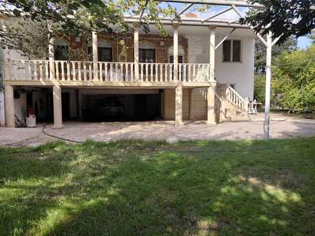 7 otaqlı həyət evi/bağ evi - Şüvəlan q. - 275 m²