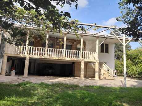 7 otaqlı həyət evi/bağ evi - Şüvəlan q. - 275 m²