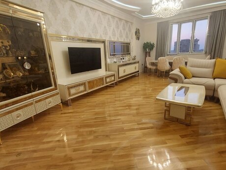 3 otaqlı yeni tikili - 8-ci mikrorayon q. - 165 m²