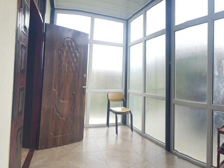 4 otaqlı həyət evi/bağ evi - Müşfiqabad q. - 200 m²