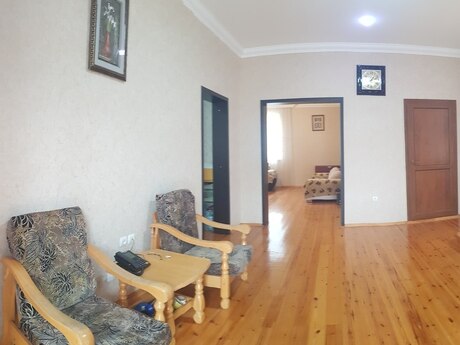 4 otaqlı həyət evi/bağ evi - Müşfiqabad q. - 200 m²