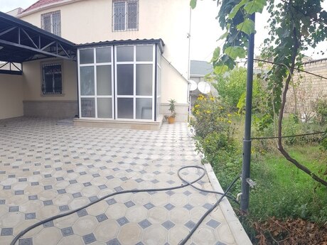 4 otaqlı həyət evi/bağ evi - Müşfiqabad q. - 200 m²