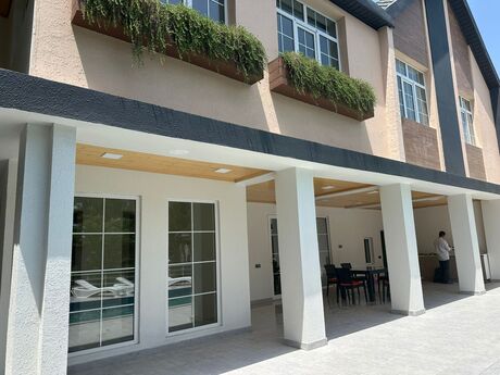 6 otaqlı həyət evi/bağ evi - Şüvəlan q. - 275 m²