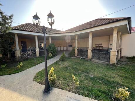 7 otaqlı həyət evi/bağ evi - Novxanı q. - 500 m²