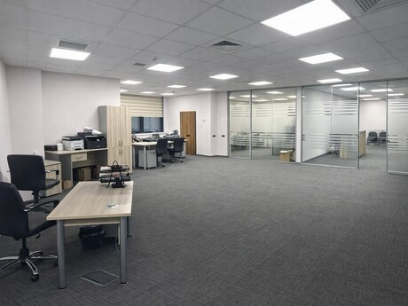 12 otaqlı ofis - 8 Noyabr m. - 600 m²