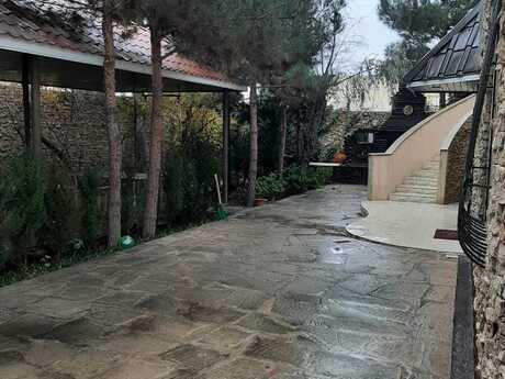 7 otaqlı həyət evi/bağ evi - Sabunçu r. - 360 m²