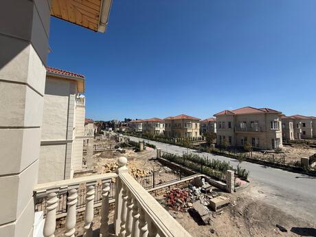 5 otaqlı həyət evi/bağ evi - Sea Breeze q. - 230 m²