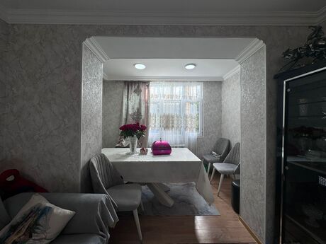 3 otaqlı köhnə tikili - Elmlər Akademiyası m. - 75 m²