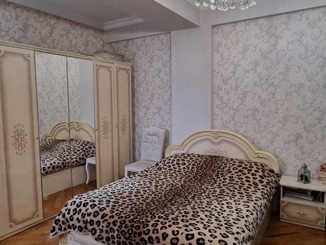 4 otaqlı yeni tikili - İnşaatçılar m. - 120 m²
