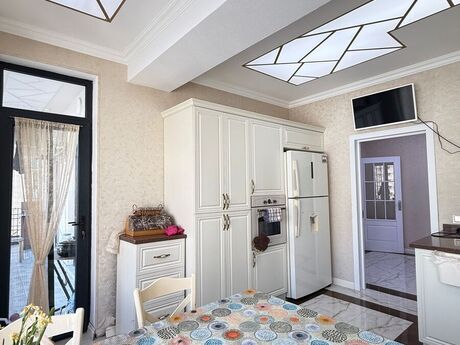 Elan №6014919 - Bakı, 28 May m., 4 otaqlı, 170 m², 8/12 mərtəbə