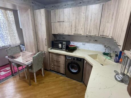 4 otaqlı köhnə tikili - Yeni Günəşli q. - 110 m²