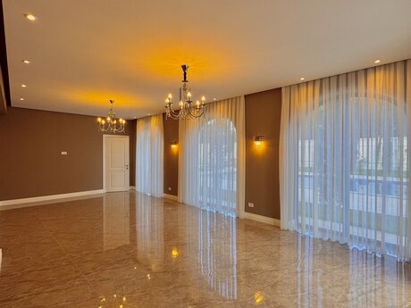 House with Garden, Villa For Sale