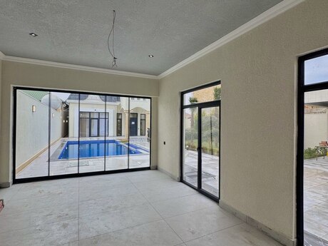 5 otaqlı həyət evi/bağ evi - Mərdəkan q. - 240 m²
