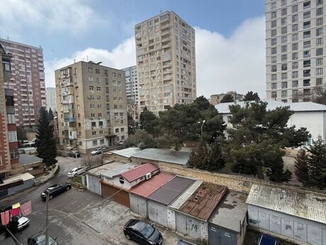 3 otaqlı köhnə tikili - İnşaatçılar m. - 65 m²