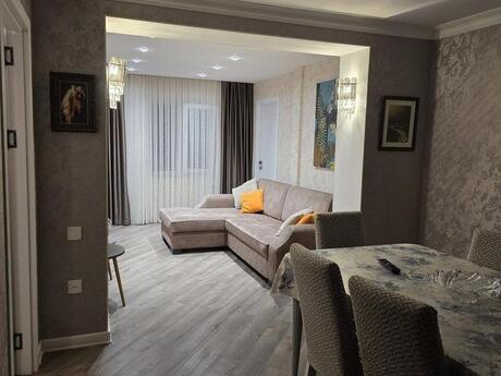 3 otaqlı köhnə tikili - İnşaatçılar m. - 85 m²