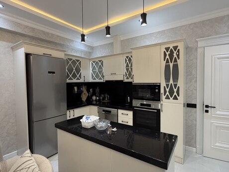 4 otaqlı yeni tikili - Nəsimi r. - 170 m²