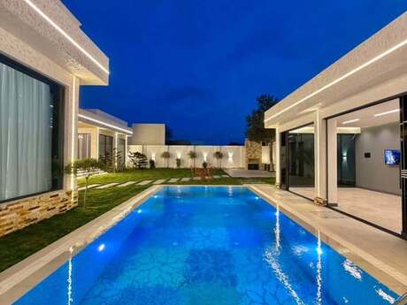5 otaqlı həyət evi/bağ evi - Mərdəkan q. - 250 m²